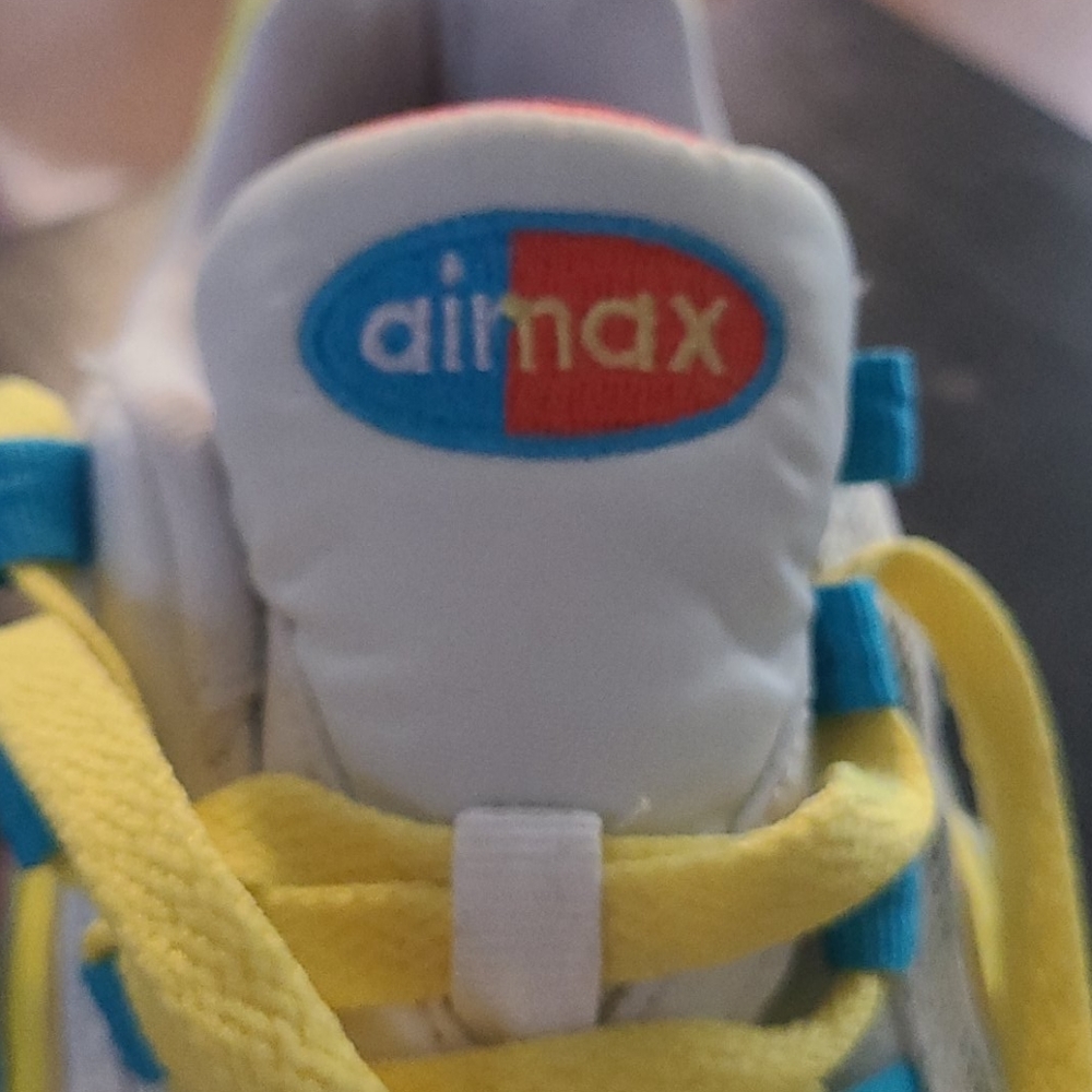 Nike Air Max - Picture 2 of 4